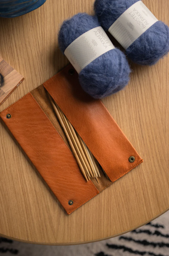 muud Hattie needle pouch